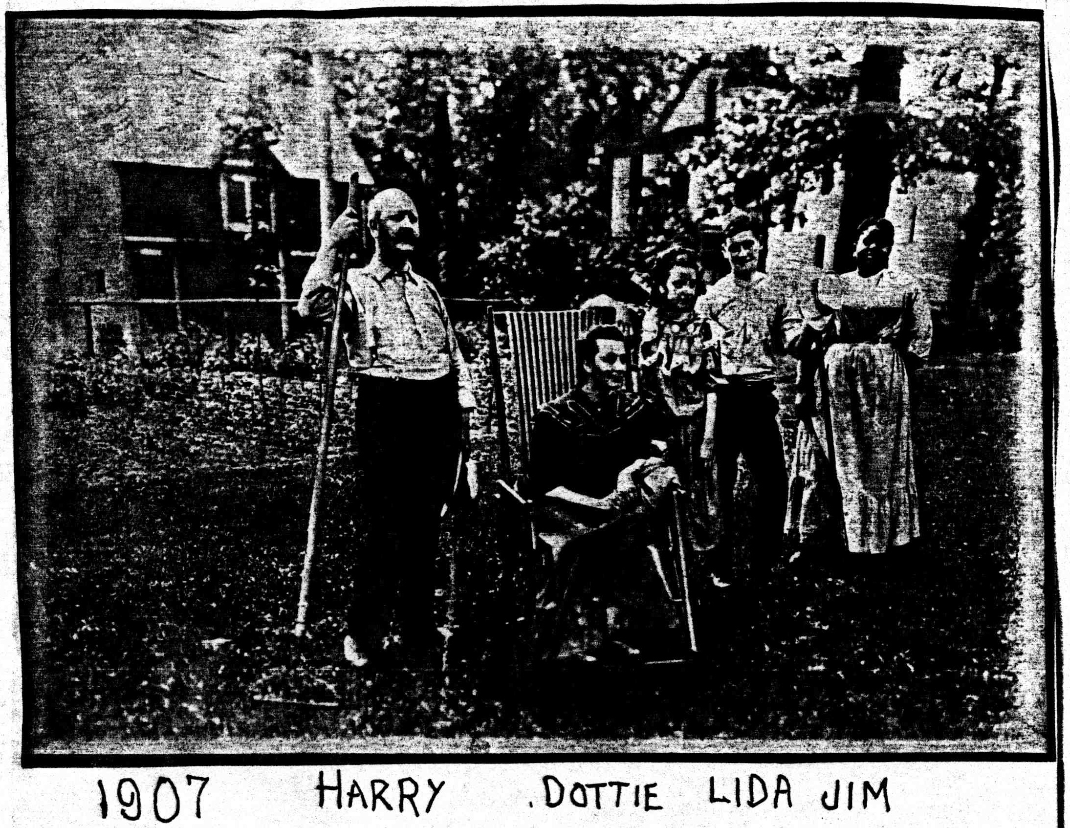Henry, Jim, Dottie, and Lida Strong, 1907